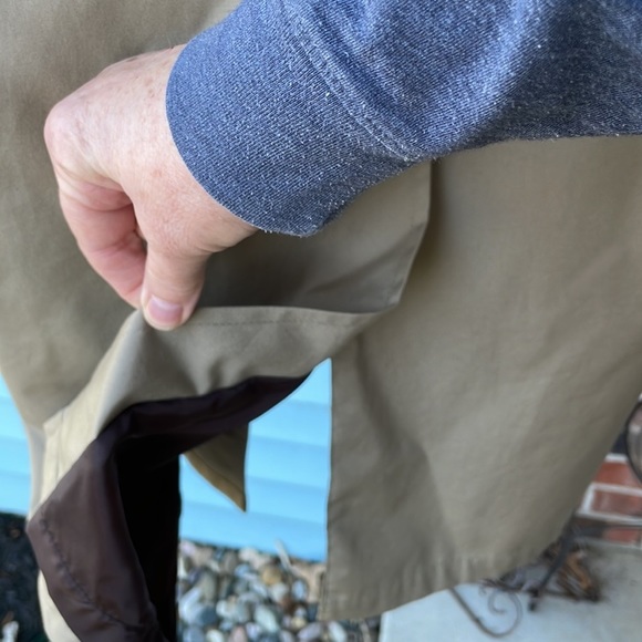 Towne By London Fog Trench Coat Zip-Out Lining - Picture 13 of 14